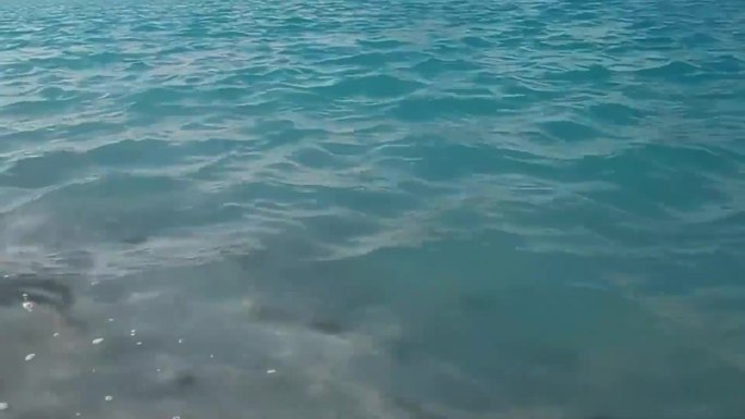 湖面水面水波纹波光粼粼风吹水面视频素材