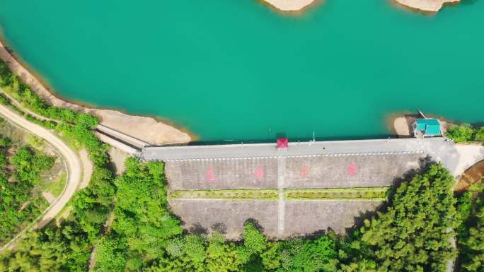 航拍江南翠峰碧水—空镜杭州龙坞水库