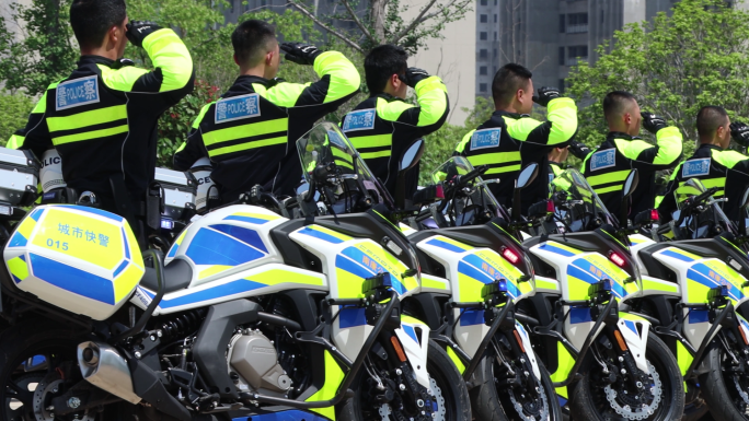 4K城市交警铁骑交通警察形象实拍视频