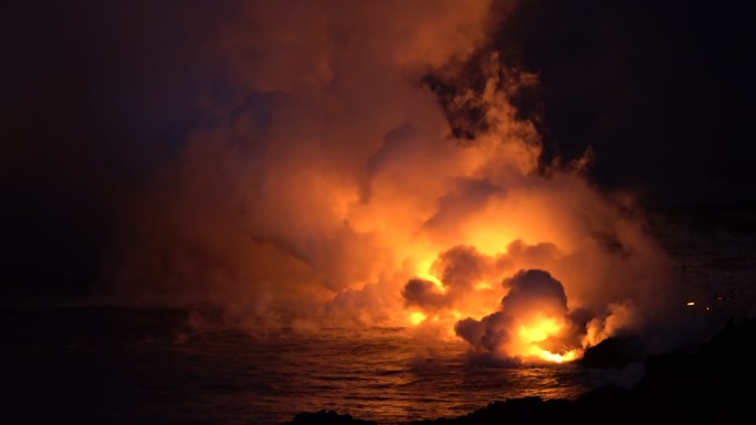 夏威夷活火山喷发熔岩