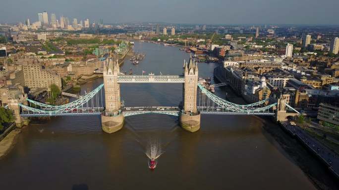 伦敦塔桥的鸟瞰图桥建结构伦敦河流