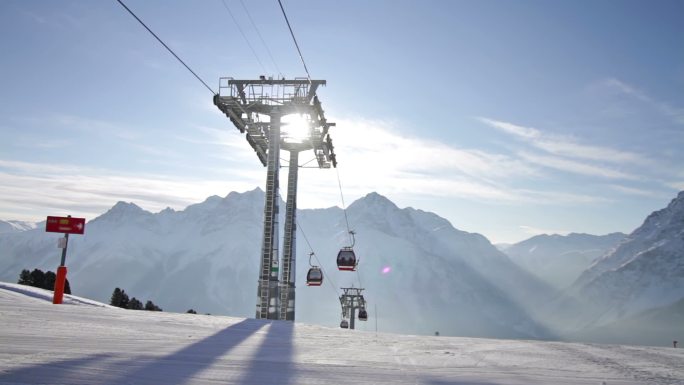 滑雪缆车观光车极限运动体育活动