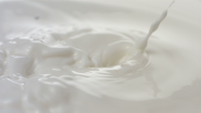 倒牛奶牛奶慢镜头升格画面白色液体白色油漆