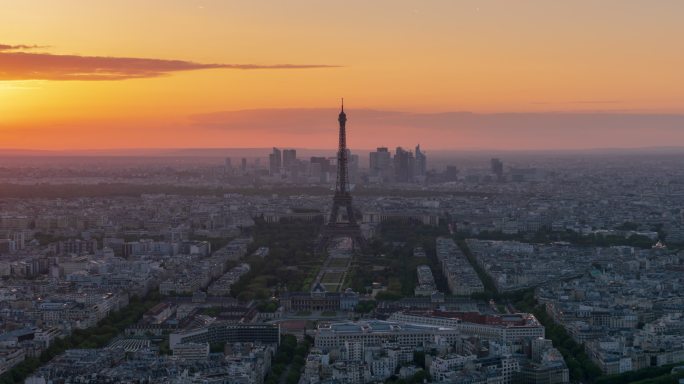 巴黎铁塔黄昏