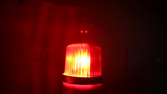 红色警报灯闪烁-紧急服务