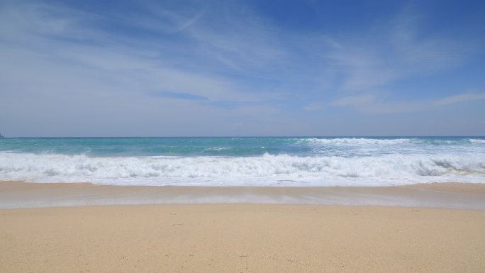 巨浪沙滩全景碧海蓝天海浪蔚蓝大海潮起潮落