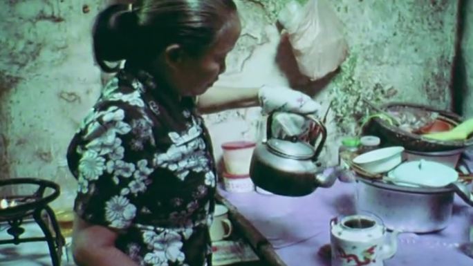 80年代热水壶烧热水泡茶