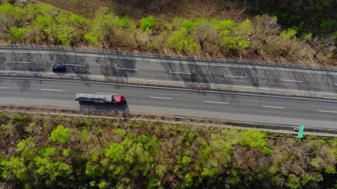 4k辽宁本溪高速山水松树航拍