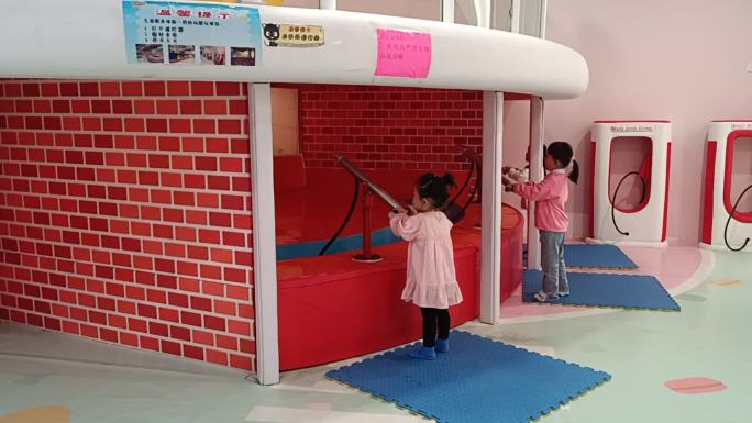 儿童游乐场模拟消防员水枪灭火