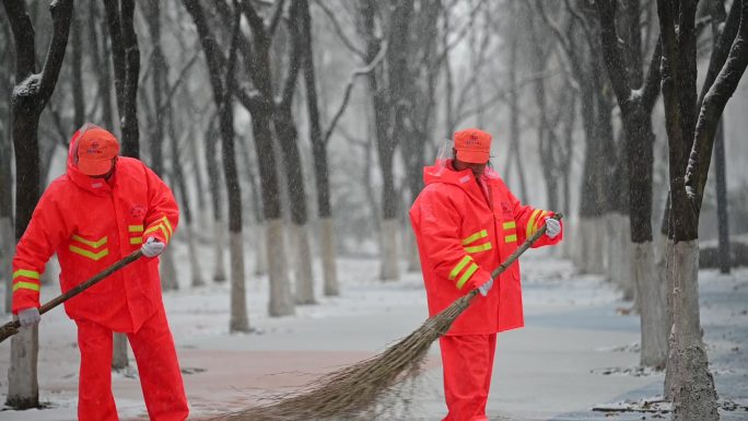 雪景环卫工扫雪视频