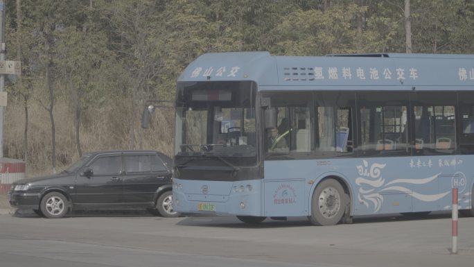 氢燃料电池公交车城市道路行驶