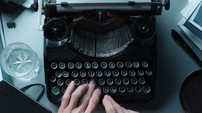 旧打字机打字