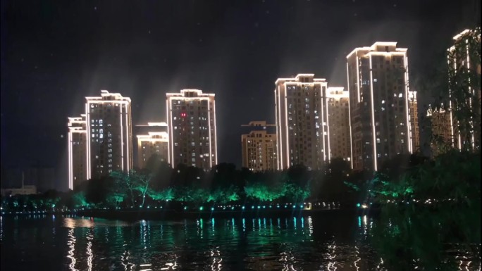 小区夜景，万家灯火。