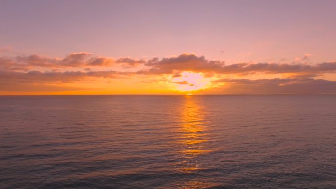 日出时的海景，海面