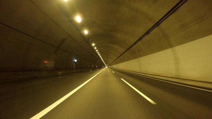 隧道隧道驾驶汽车驾驶视角行车记录仪画面