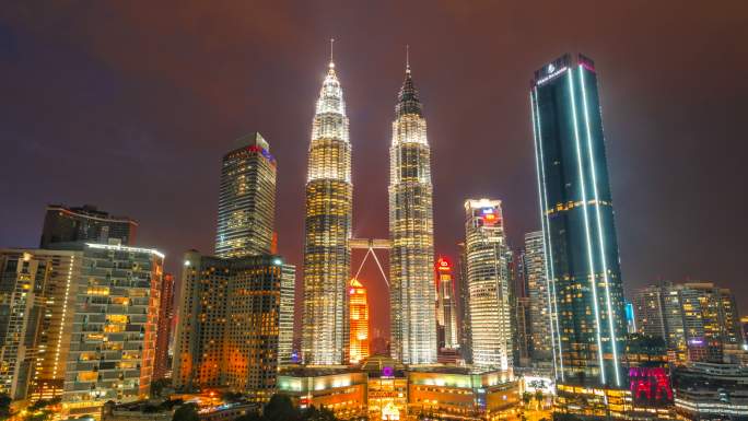 马来西亚吉隆坡双子塔的日落景象