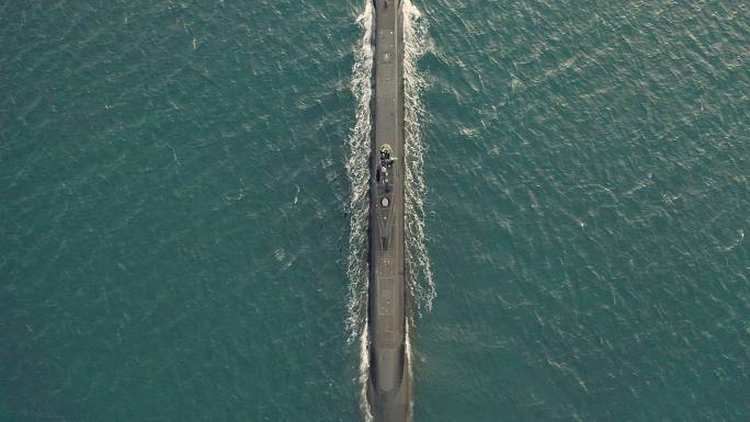 海上潜艇核动力潜艇核潜艇航拍俯瞰
