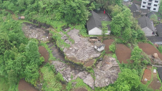 湘西石头苗寨齐云村炮台废墟