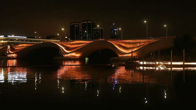 北京行政副中心通州千荷泄露大桥夜景灯光秀