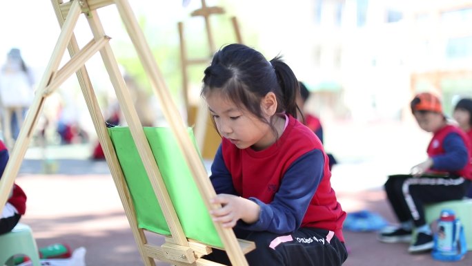 写生儿童绘画美术课画画户外课