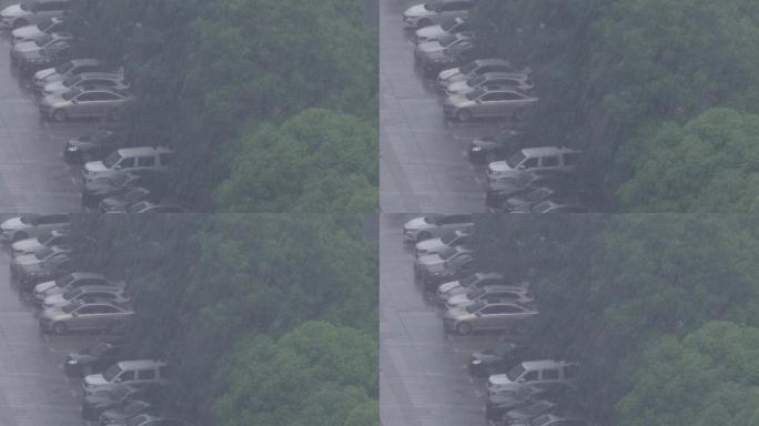 瓢泼大雨中的小区街道05