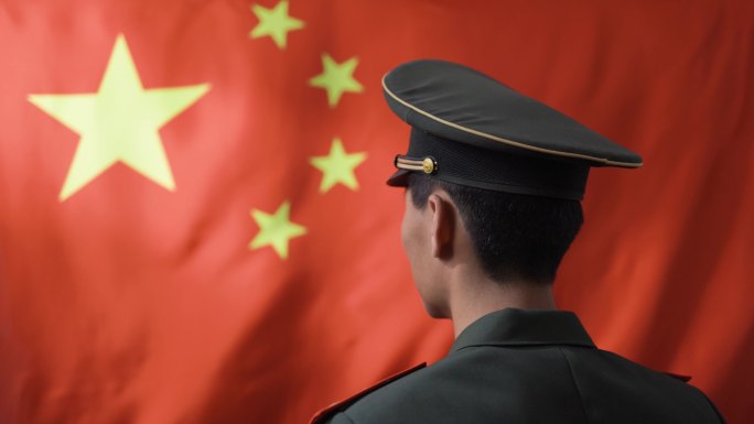 4K军人战士向五星红旗国旗敬礼视频素材