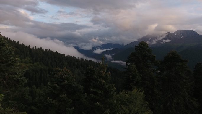 西高加索山脉生态自然风光震撼大气高山高峰