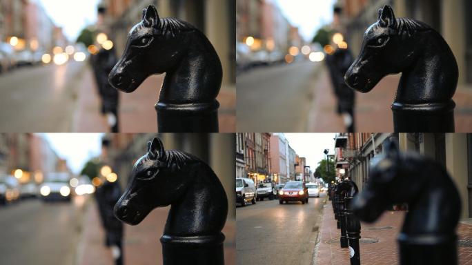 沿着新奥尔良市中心街道的马头雕像