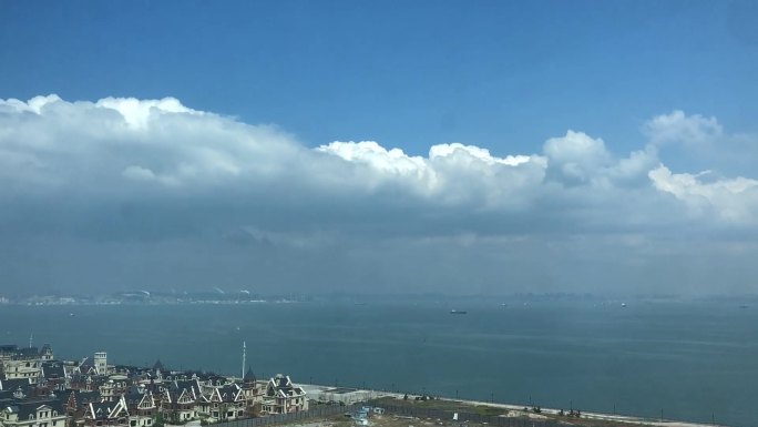 大连东港海上蓝天白云延时拍摄