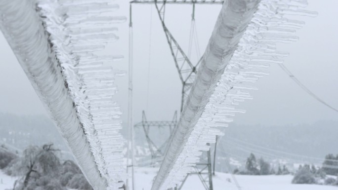 电线上的冰层冬天冬季冰冻雪花下雪雪乡雾凇