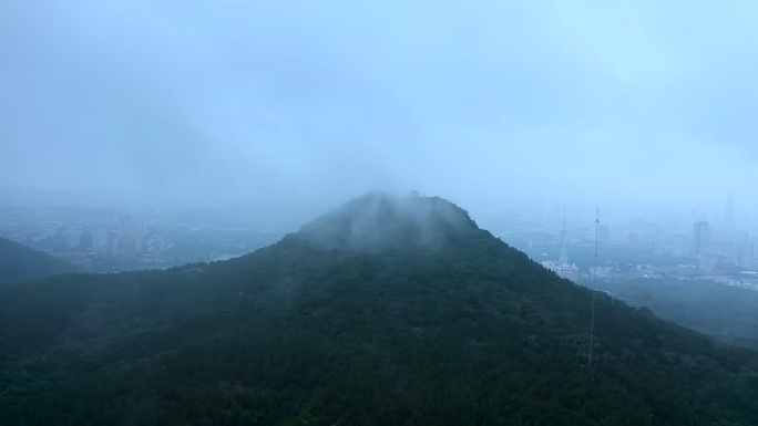 济南千佛山云雾缭绕航拍