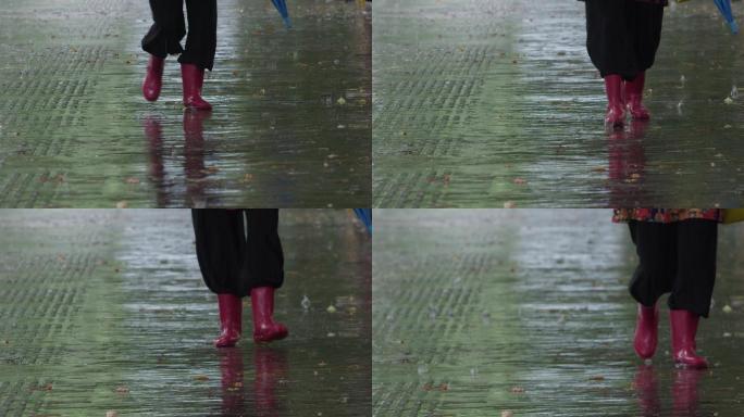 2.8K雨天穿红雨鞋走来【0.2X】