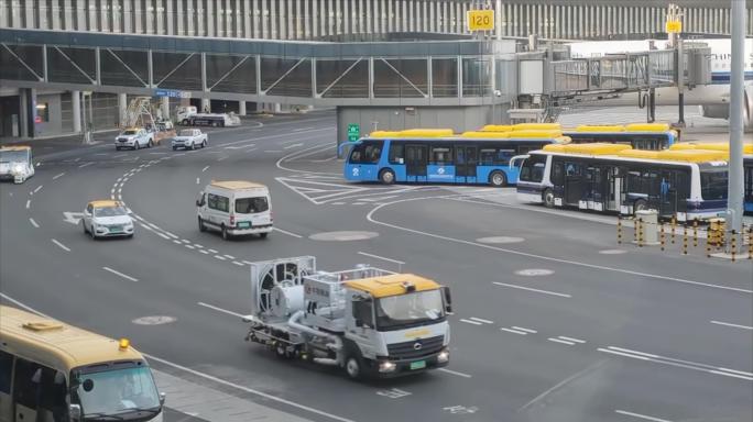 大兴机场登机口摆渡车考斯特空境