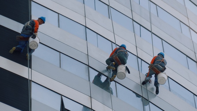 三里屯soho清洁楼体刮玻璃擦窗户