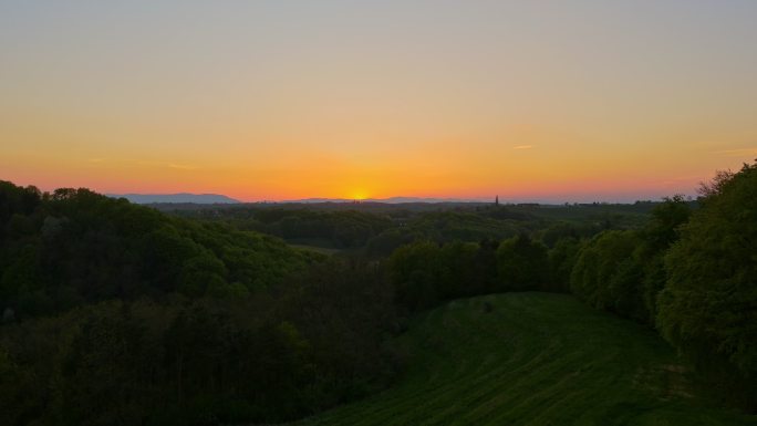 夕阳下的乡村