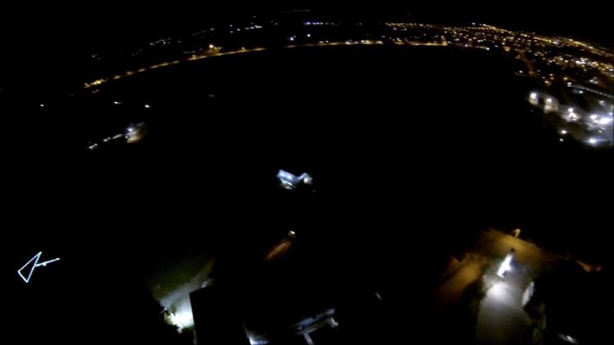 夜间滑翔伞降落