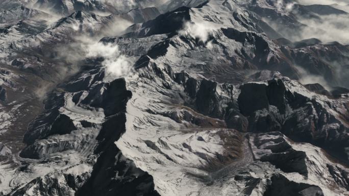 喜马拉雅山上的阿里尔景色。