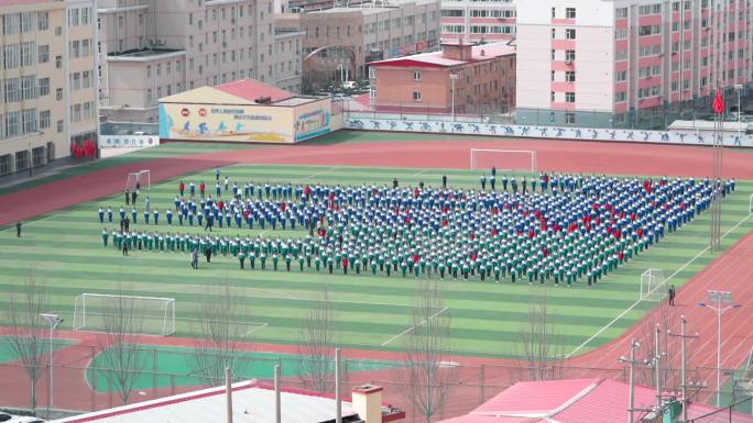 学校学生做操操场50帧放学