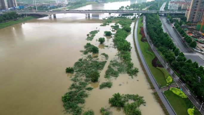 4K浏阳河雨季涨水洪水航拍空镜