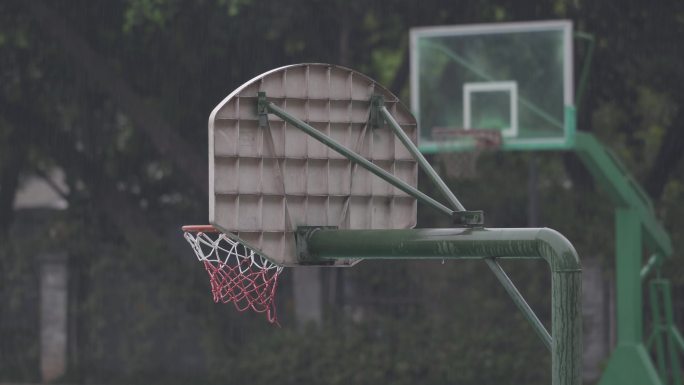 下雨篮球框4k25