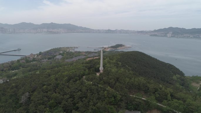 4K航拍刘公岛山坡北洋海军纪念碑