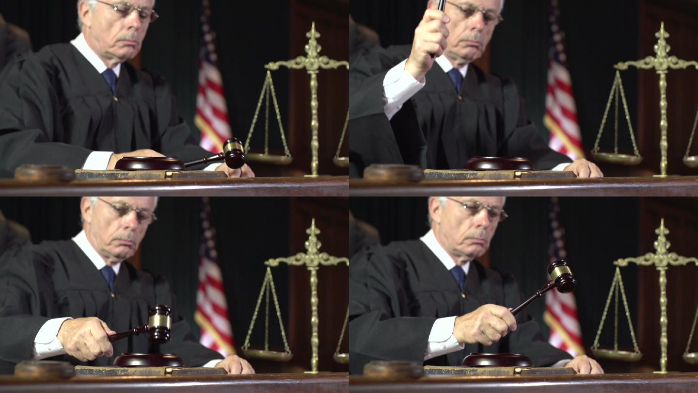 法官在法庭上使用木槌