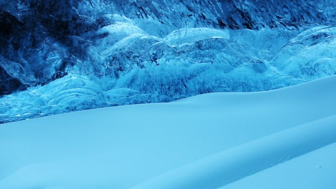 冰岛冰洞全景图