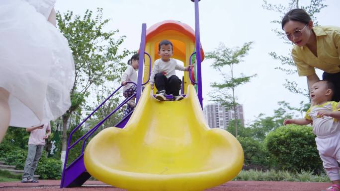 儿童乐园-滑滑梯-社区儿童玩乐4k