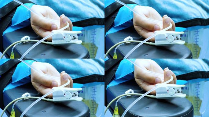 心电监护上的血氧饱和度探测夹场景实拍