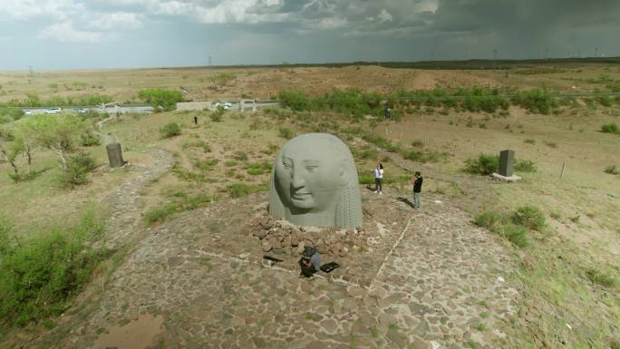 4k环绕航拍内蒙古景点成吉思汗双面雕塑像