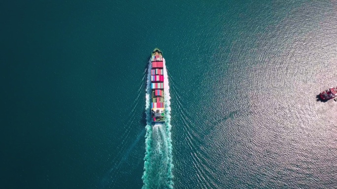 海上超大型集装箱船航拍