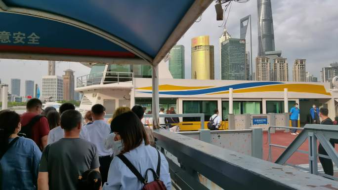 渡河过江上海乘船