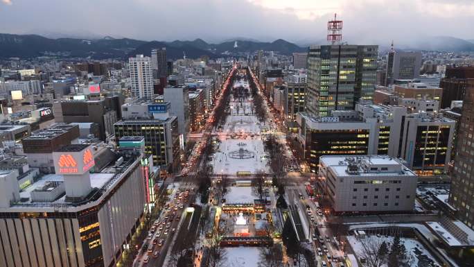 札幌电视塔奥多里公园的日夜转换