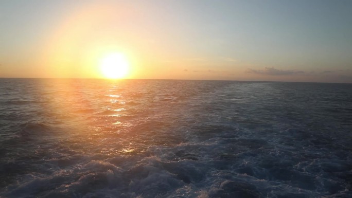 海上夕阳朝阳
